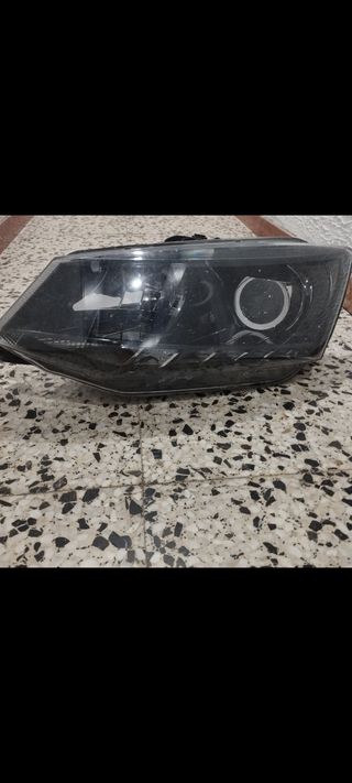 faro Skoda fabia 2016