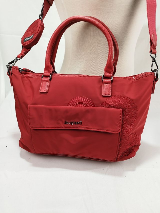 Bolso desigual hombro rojo