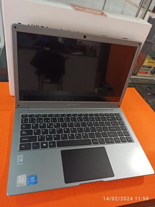 ➤ Portátil de 14,1" FullHD nuevo a estrenar