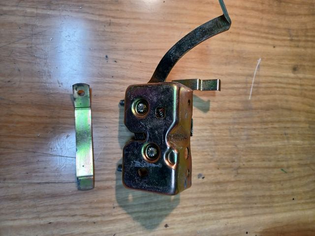 Serratura sedile Peugeot sv 125