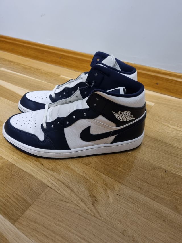 Jordan 1 mid