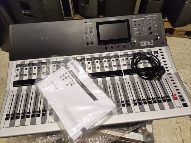Mesa de mezclas digital Yamaha TF5 32ch