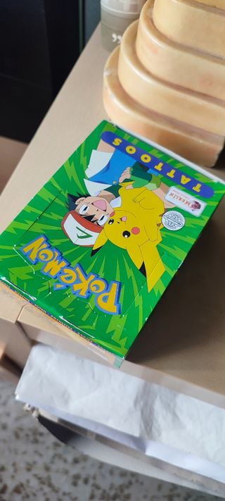 1 CAJA POKEMON TATTOO MERLIN