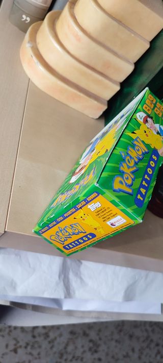 1 CAJA POKEMON TATTOO MERLIN