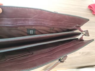 Cartera portadocumentos, Misako