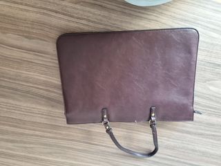 Cartera portadocumentos, Misako