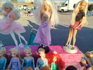 Puesto de muñecas del rastro de jerez