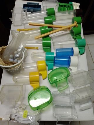 Accessori ornitologia beverini ecc.