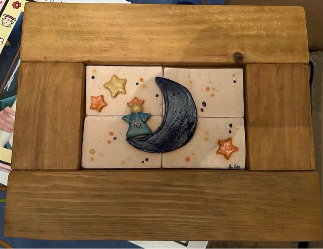 Cuadro infantil de madera y ceramica