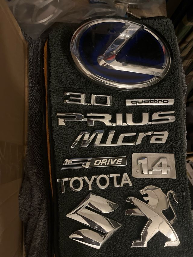 Emblemas De Varios Vehiculos