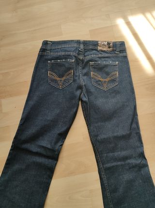 Pantalón vaquero campana