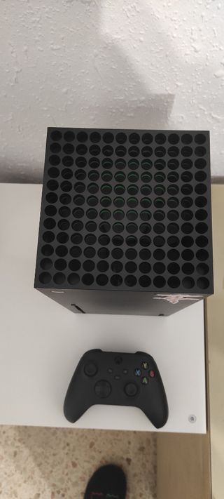 Xbox Series X 1TB Negra + 3 juegos