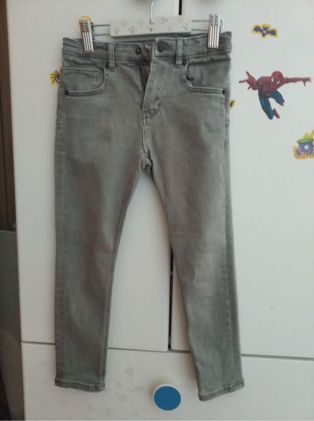 vaquero niño /niña gris de “zara”