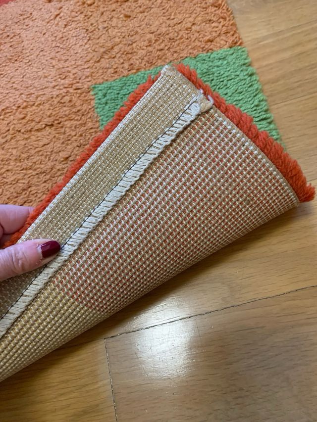 Alfombra dormitorio infantil pie cama