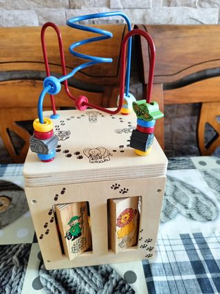 Cubo actividades bebe de madera