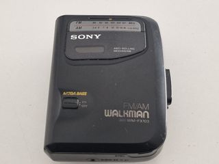 Walkman sony FM/AM WM-FX103