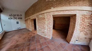 Negociable-alquiler Local 70 m + 100 m patio casco antiguo