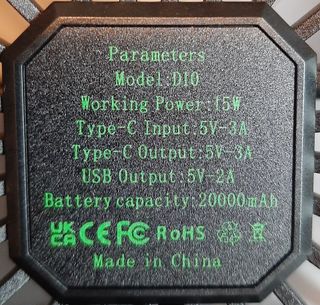 Ventilador con batería recargable y linterna.-