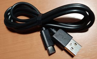 Ventilador con batería recargable y linterna.-