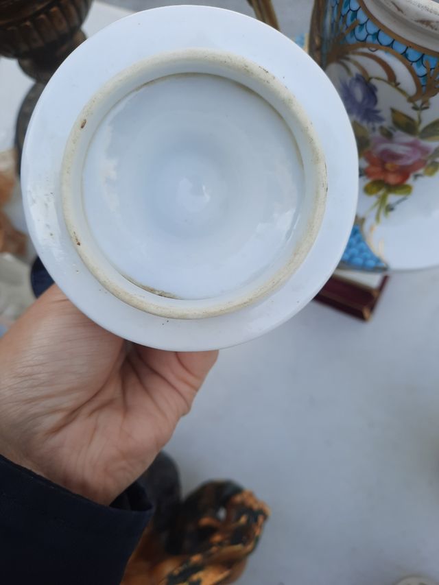 Antico vaso in ceramica del XVIII secolo