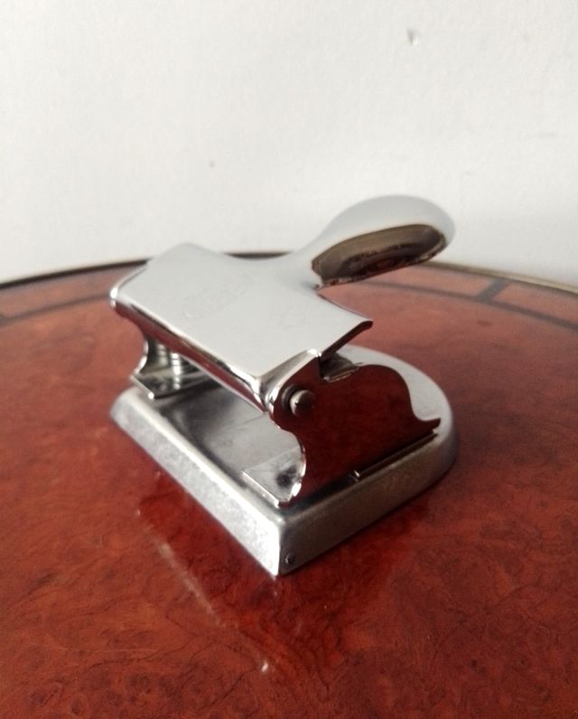 PERFORADORA MARCA EL CASCO