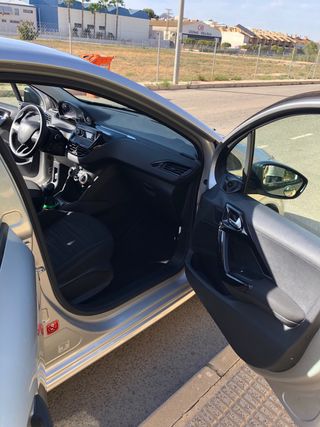 Peugeot 208 2016