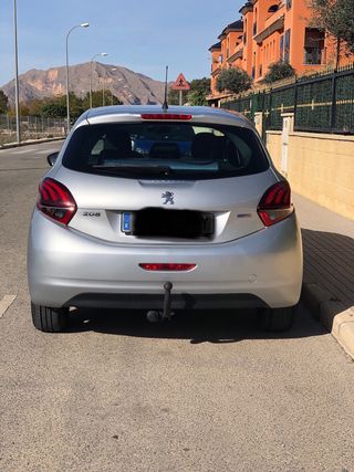 Peugeot 208 2016