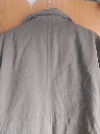 Cazadora estilo militar 