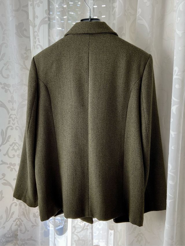 traje de chaqueta verde