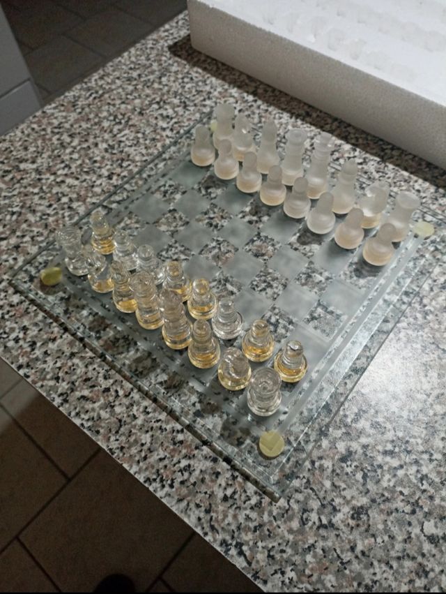 scacchiera in vetro e sudoku