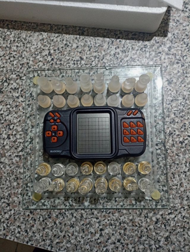 scacchiera in vetro e sudoku