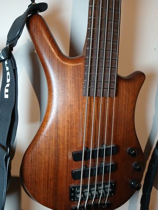 WARWICK Thumb Bolt On 5