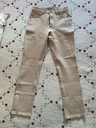 Pantalón crema pitillo