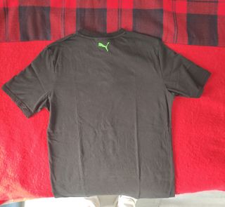 camiseta Puma negra estampada