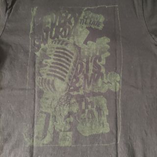 camiseta Puma negra estampada