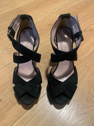 sandalias Lodi semi nuevas