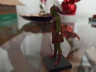 Figura de ploma de El Duende Verde de Marvel