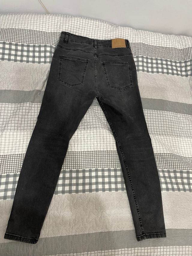 vaquero negro pull&bear