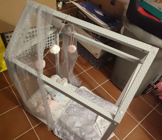 Camita casa muñecas