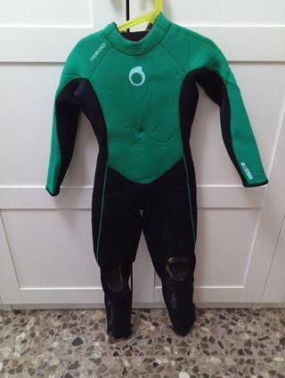 Traje neopreno niño de segunda mano en WALLAPOP