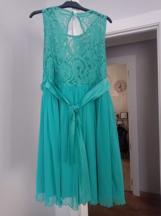 Vestido beige y doradas