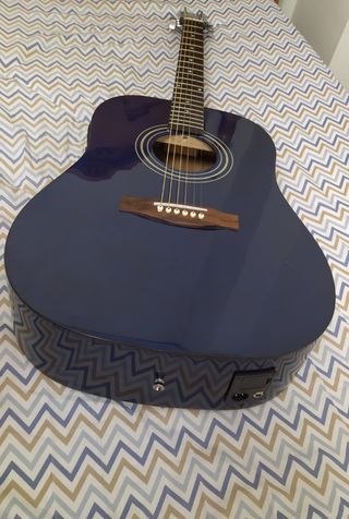 Guitarra, bajé su precio a 200€ electroacústic