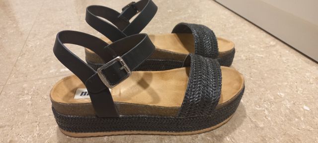 Sandalias plataforma mustang 39