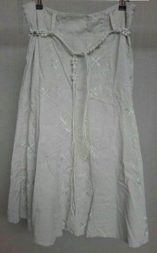 Falda Beige larga TXXL, godets bordada