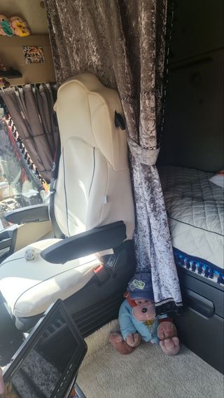 Cabeza tractora Mercedes Actros 1836