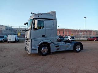 Cabeza tractora Mercedes Actros 1836