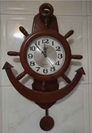 Reloj de madera