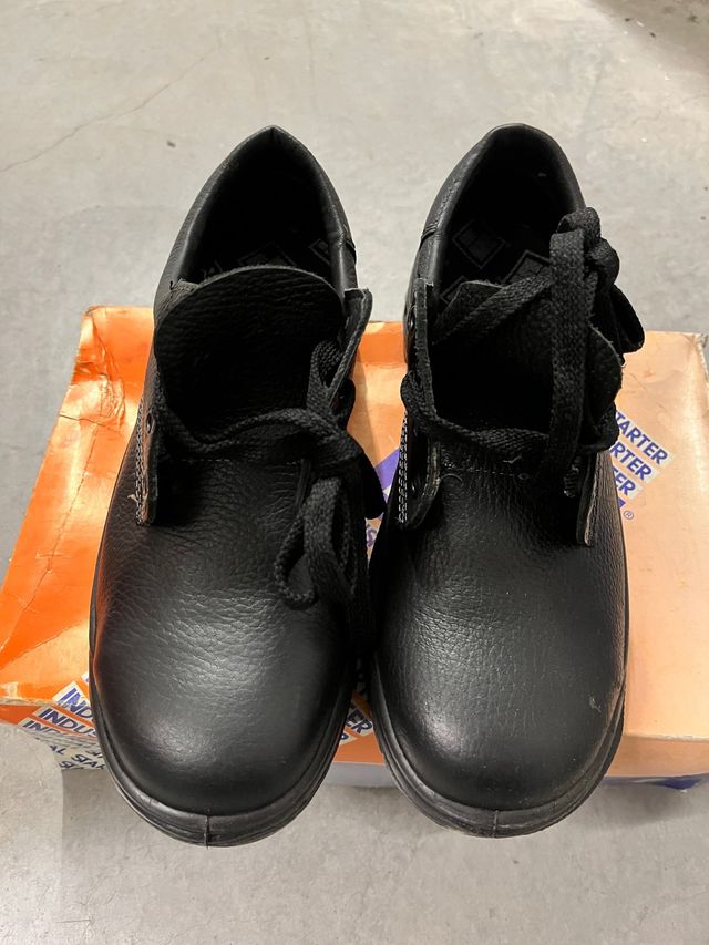 zapatos de seguridad nuevos talla 40 y 41