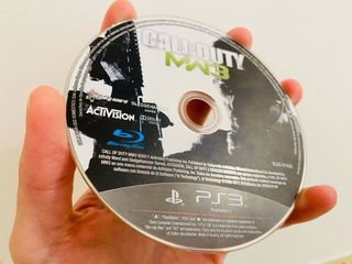 Call of Duty Modern Warfare 3 con póster PS3