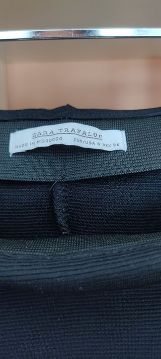 Falda negra corta  ,de Zara,tallaS